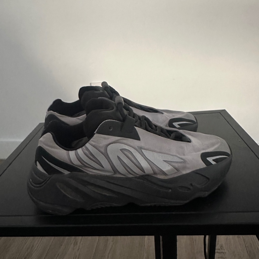 YEEZY 700 GEODE